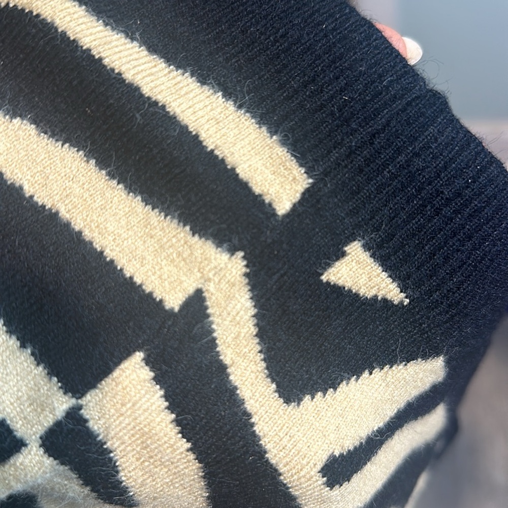 Halogen Sweater Skirt In Black- Beige Tiger Pattern MIDI - Picture 5 of 6